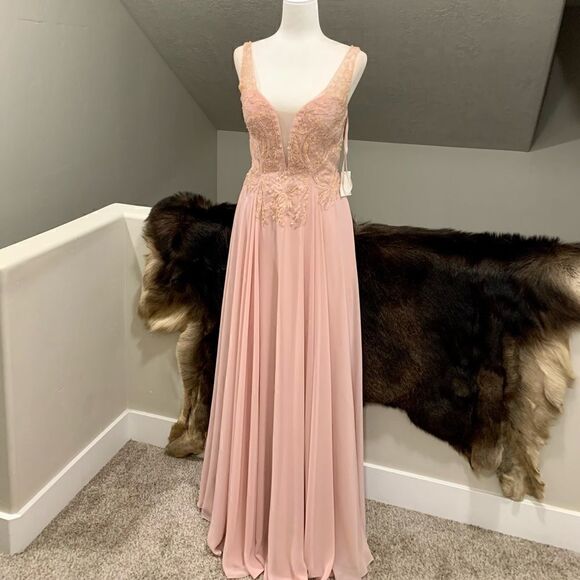 Elegant Matte Sequins and Beads Floral Appliquéd Lace Chiffon Gown - Picture 1 of 13